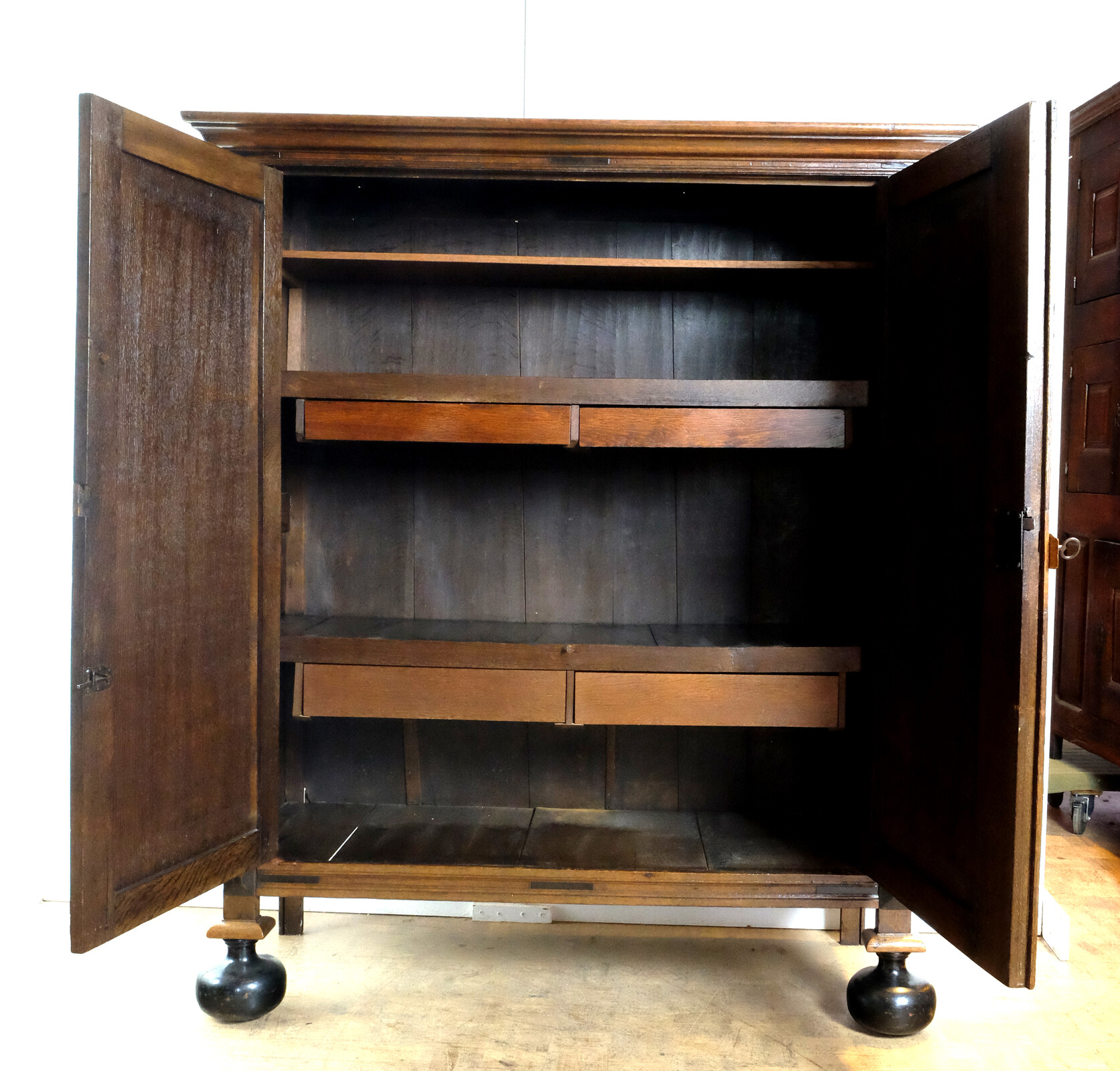 Arched Cabinet Oakwood