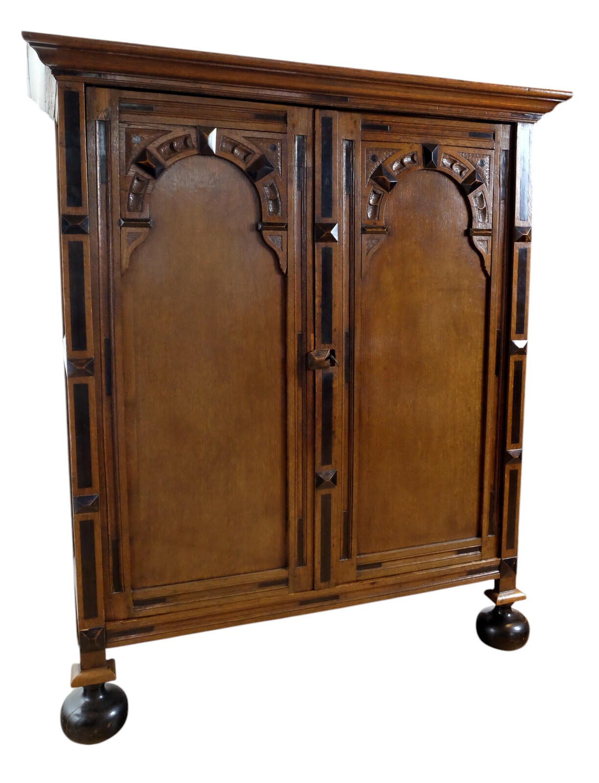 Arched Cabinet Oakwood