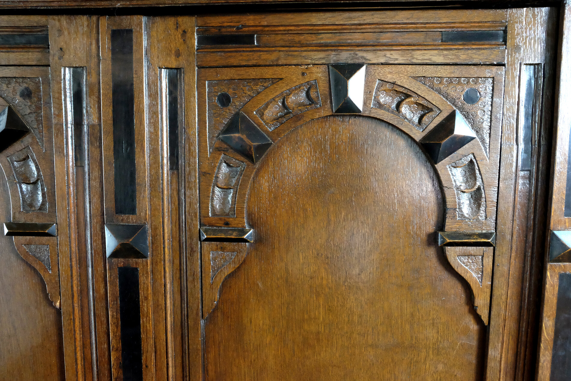 Arched Cabinet Oakwood