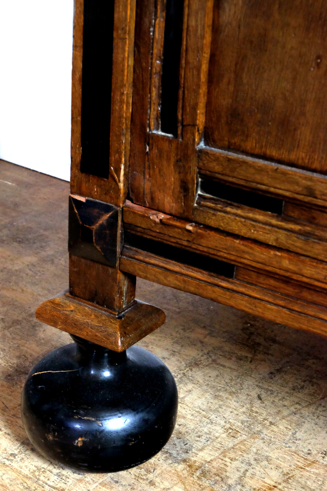 Arched Cabinet Oakwood