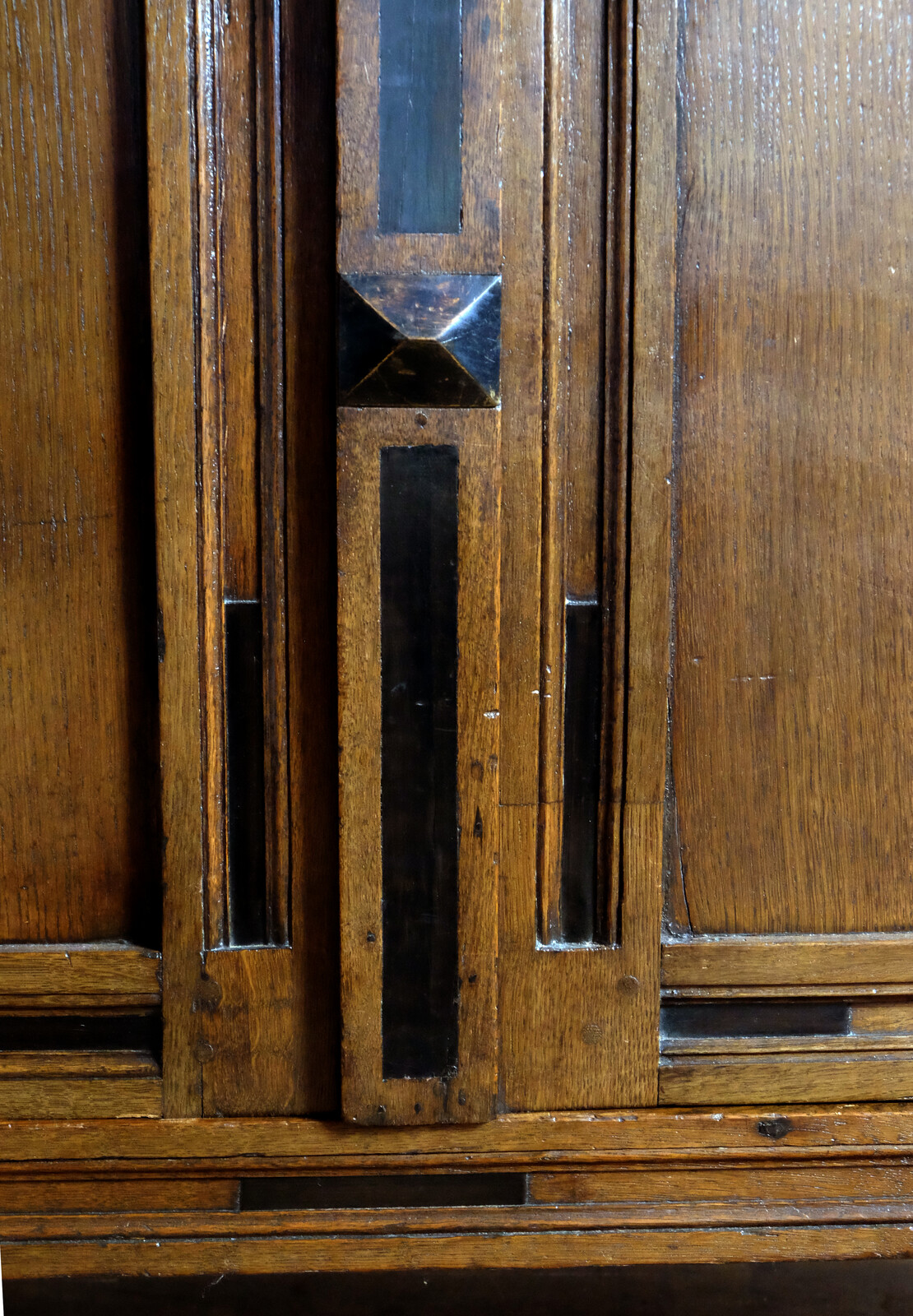 Arched Cabinet Oakwood