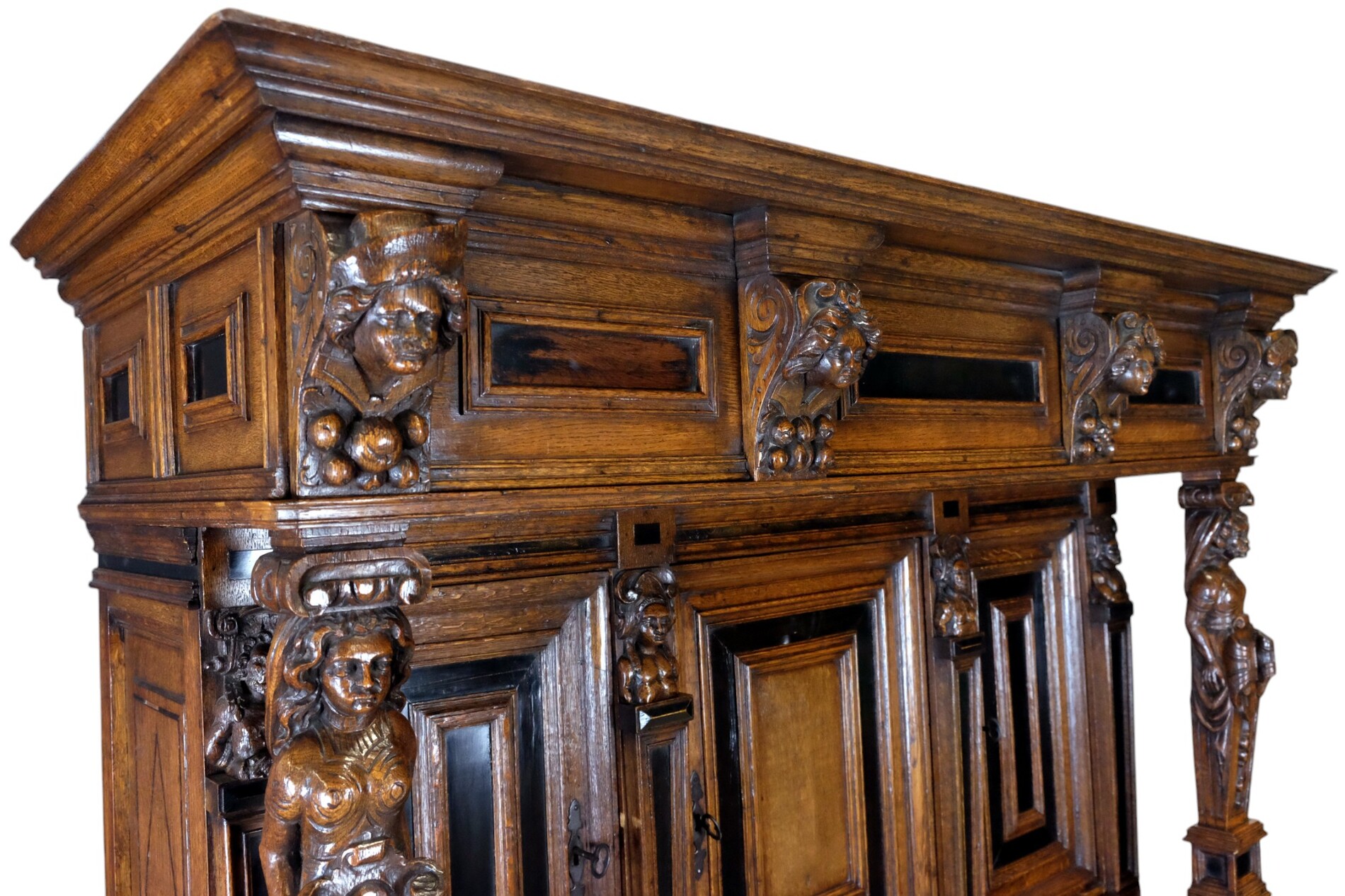 Beautiful 18th century statue cabinet. ‘Beeldenkast’, or ‘Buffetkast’.