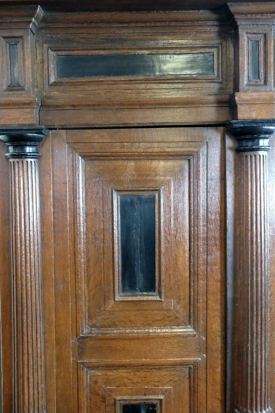 Beautiful Column cabinet from the mid-17th century. 