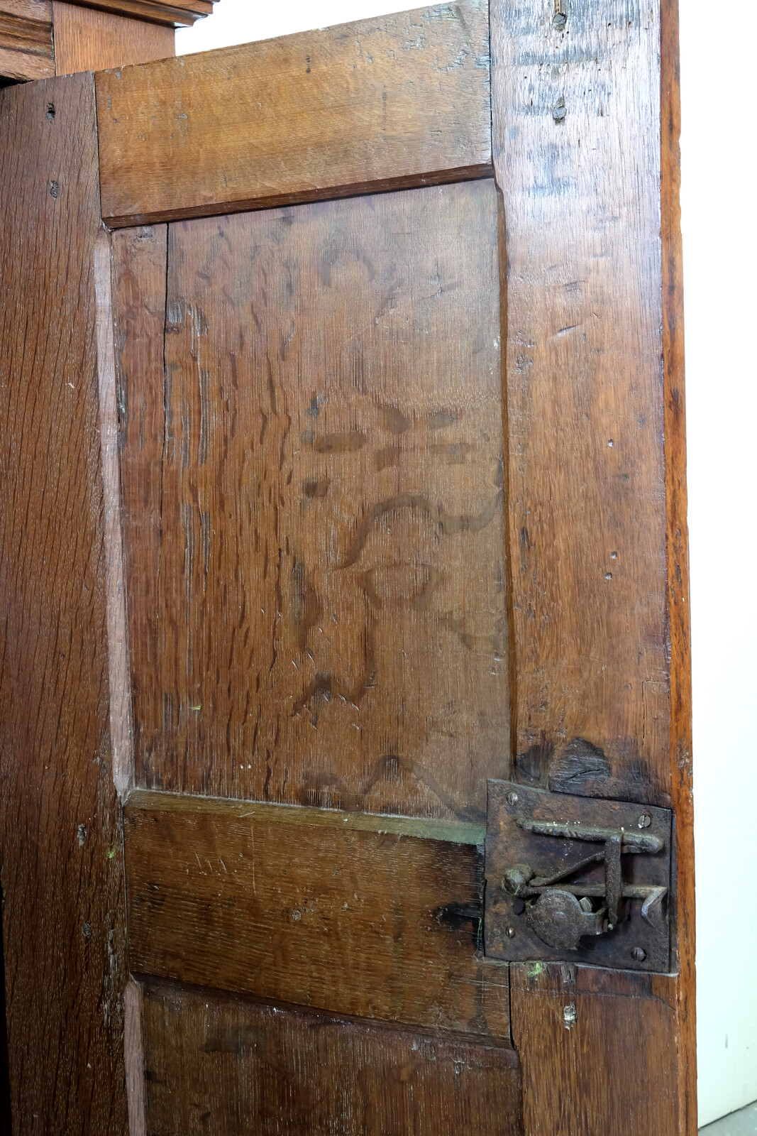 Blond oak two-door cabinet from around 1700.