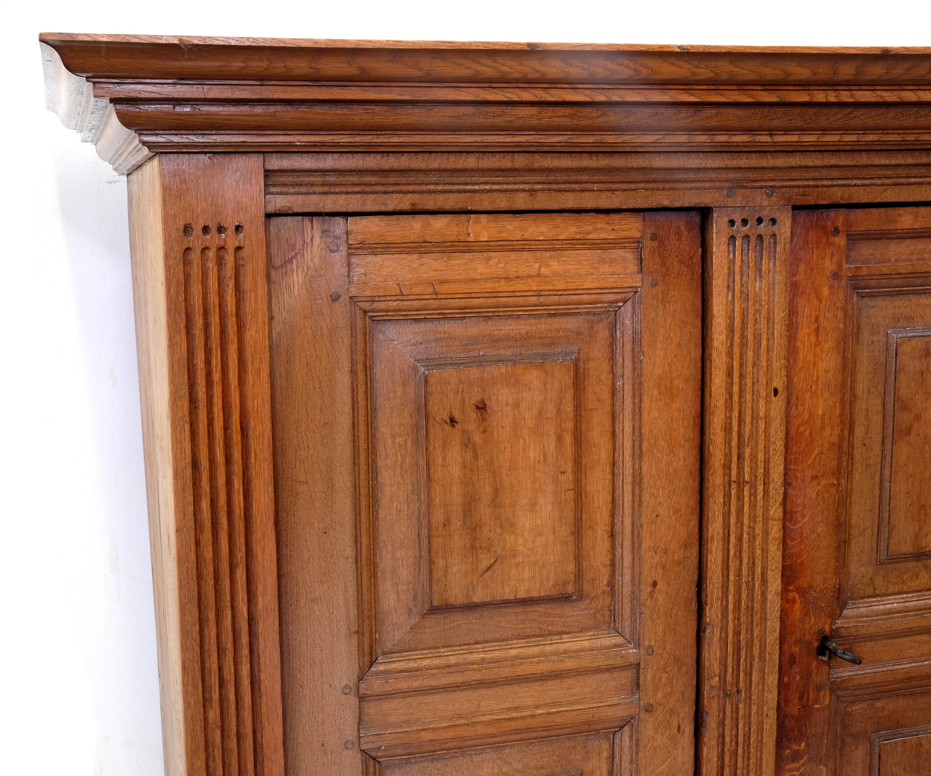 Blond oak two-door cabinet from around 1700.