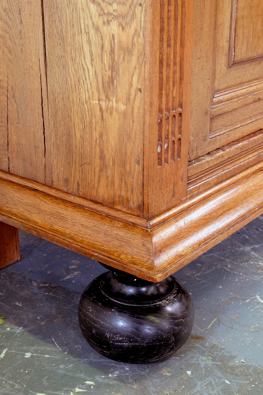 Blond oak two-door cabinet from around 1700.