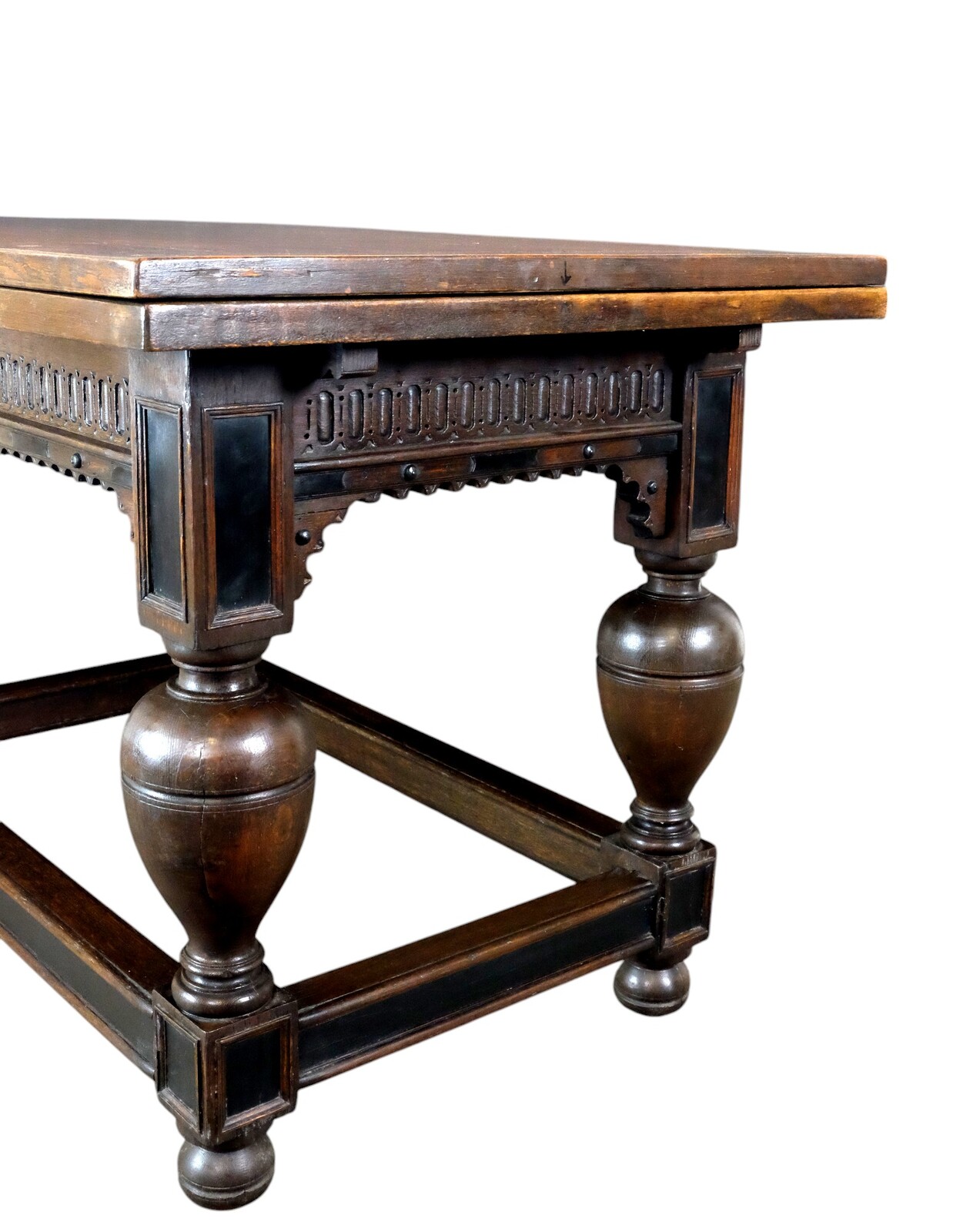 Dutch bollfeet table ( bolpoottafel)