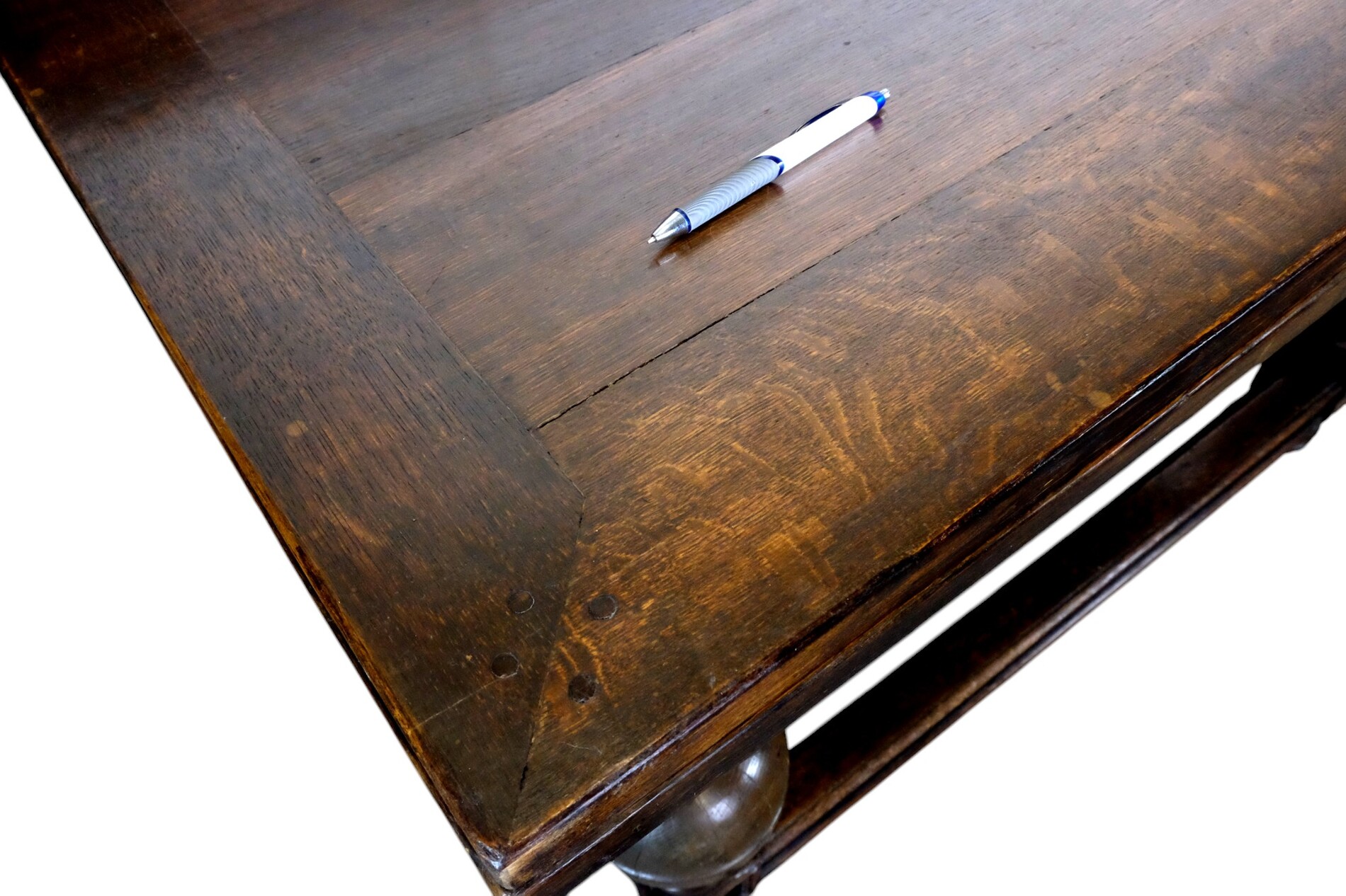 Dutch bollfeet table ( bolpoottafel)