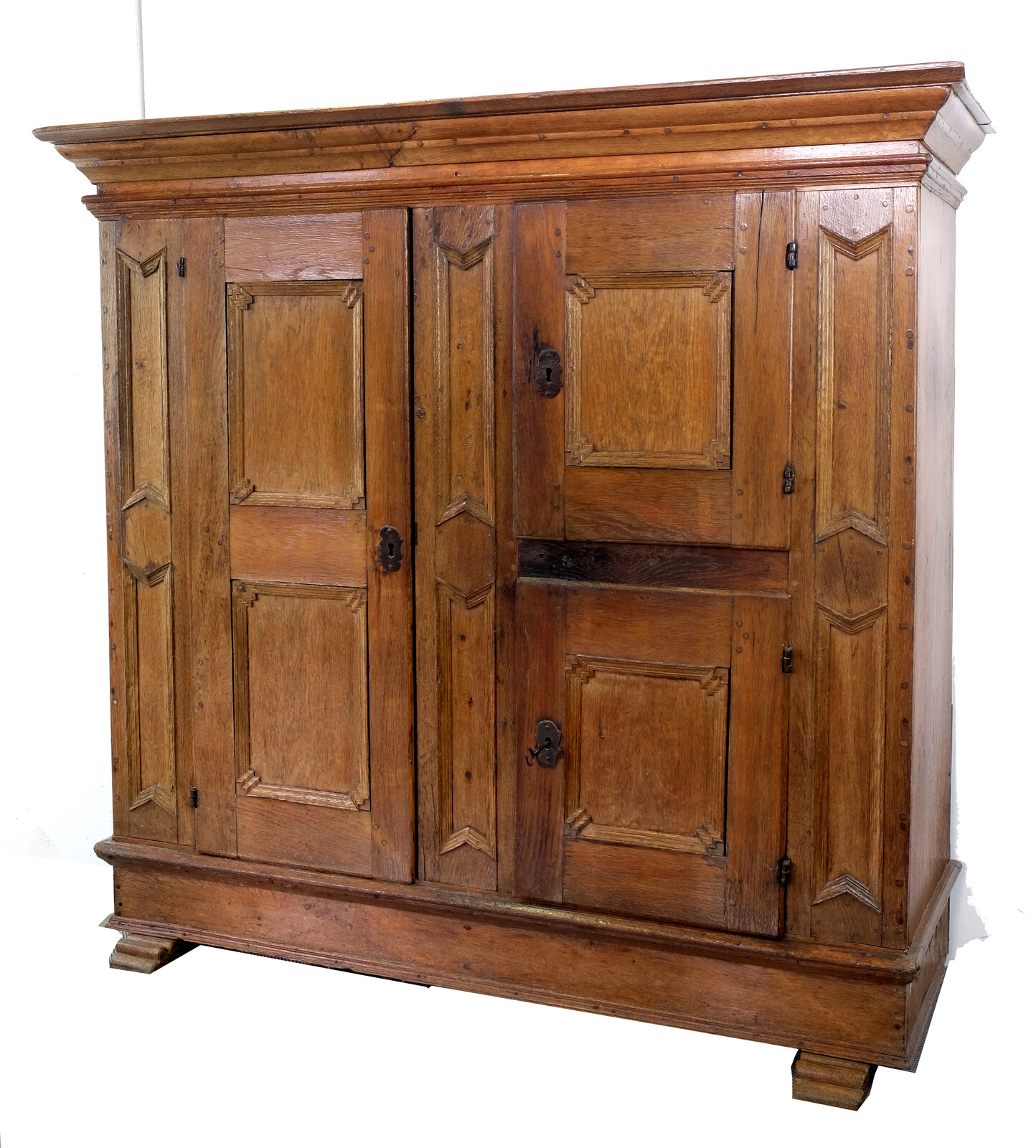 Early west German cabinet with 3 doors