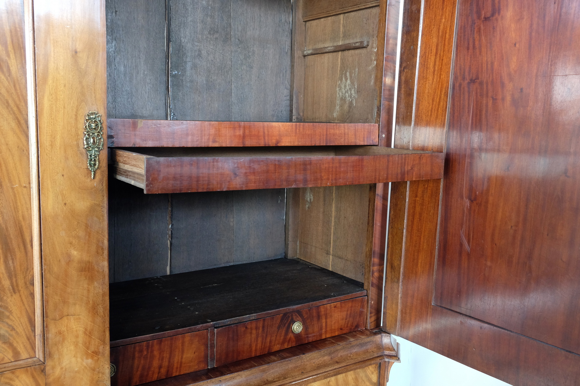 Elegant Cabinet in beautiful floral mahogany