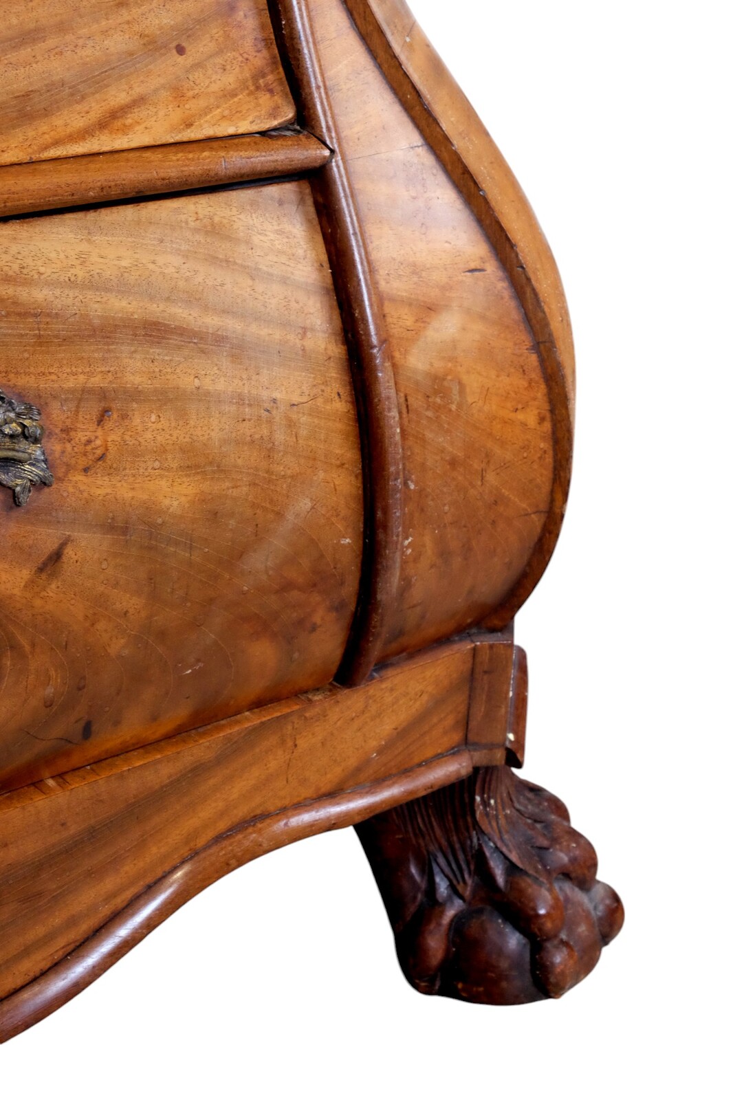 Elegant display cabinet in Louis XV style, around 1750. 