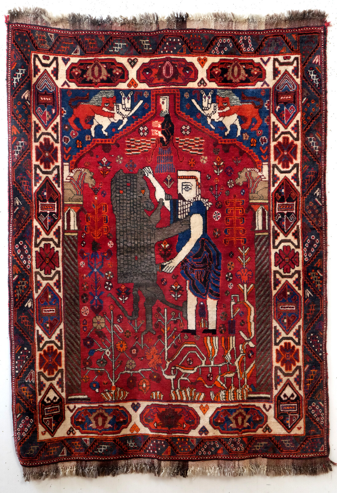 Figurative rug of the Qashqai nomads