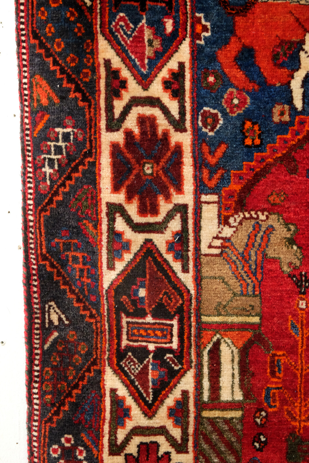 Figurative rug of the Qashqai nomads