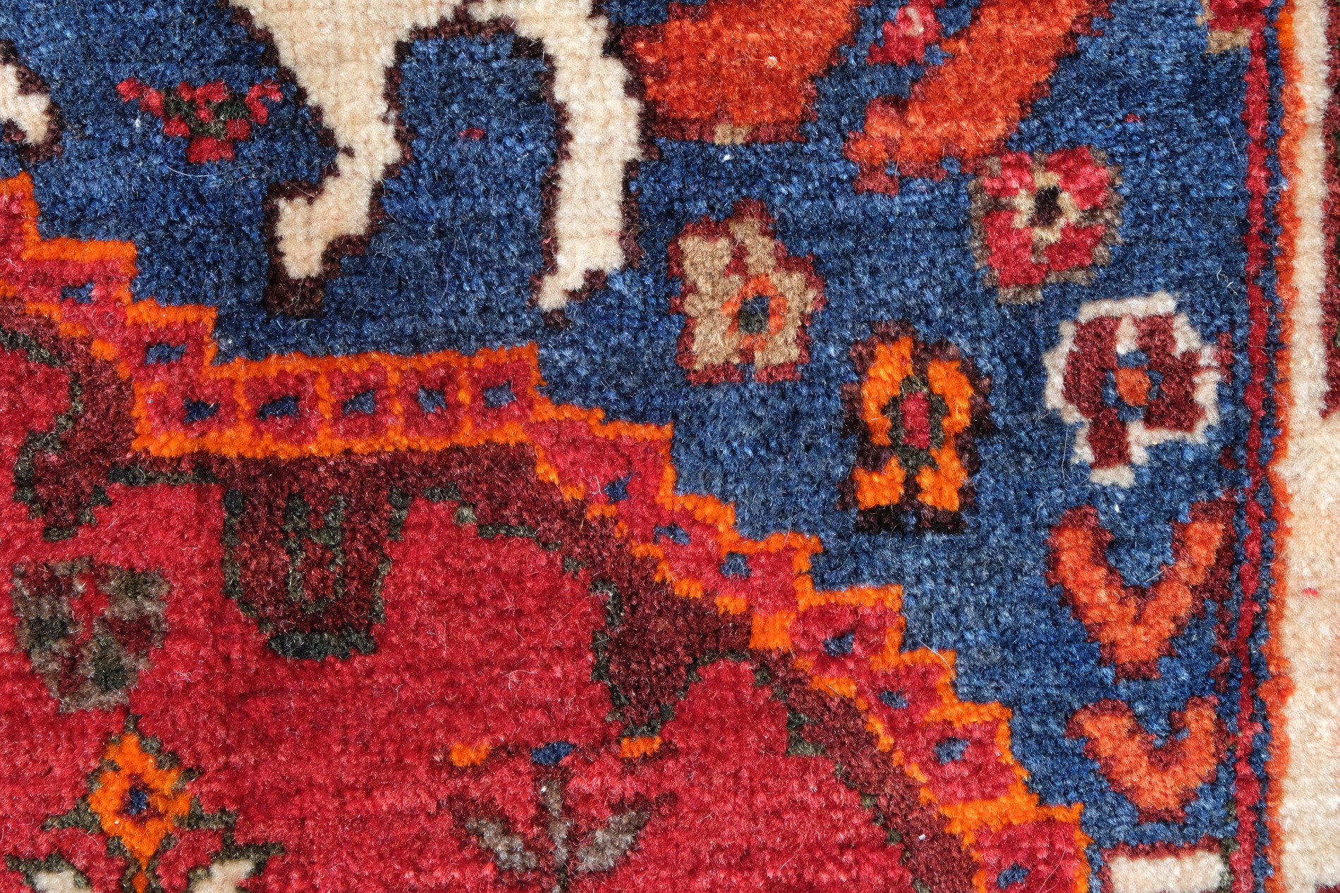 Figurative rug of the Qashqai nomads