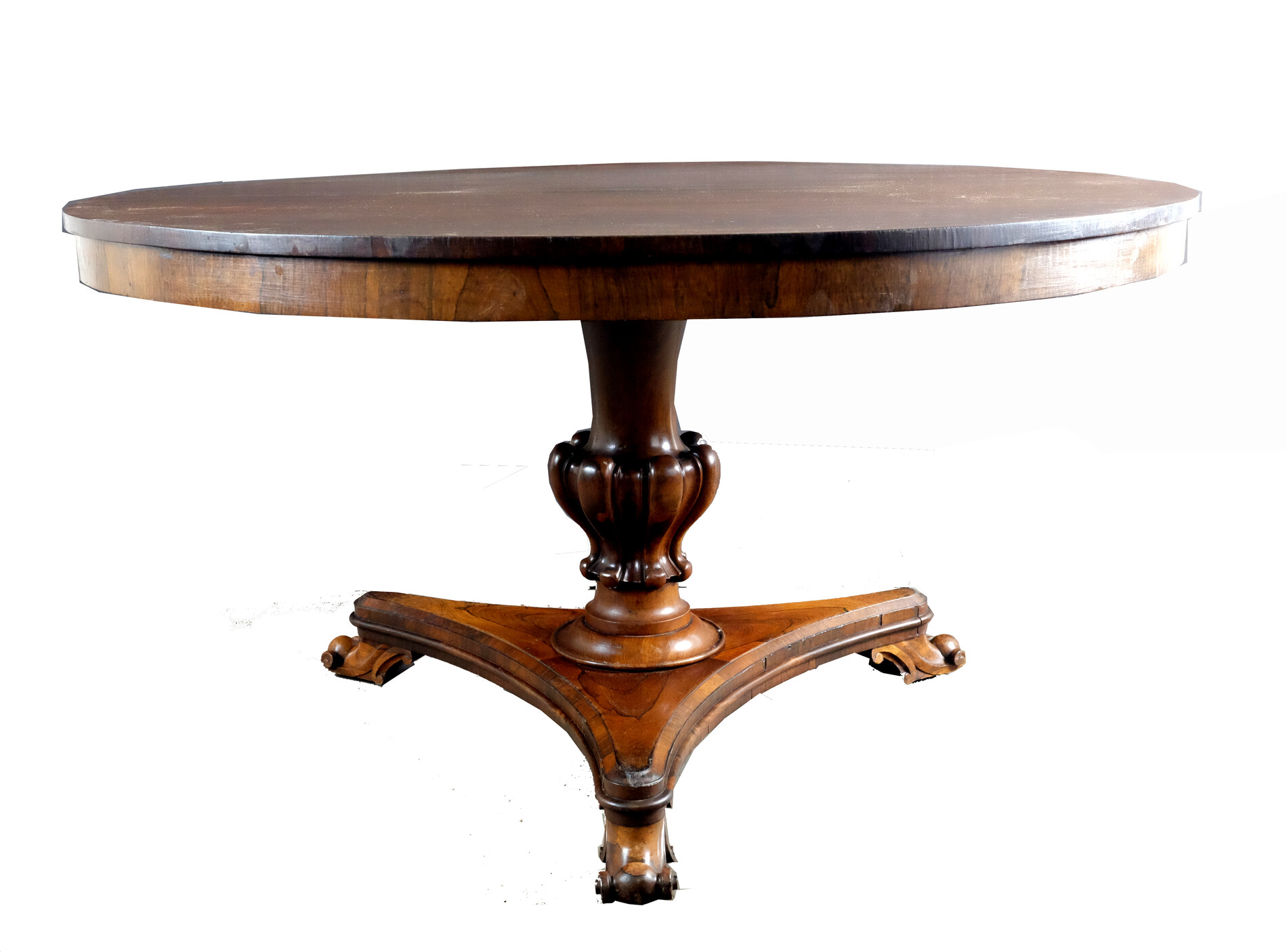 Fine crafed french round table