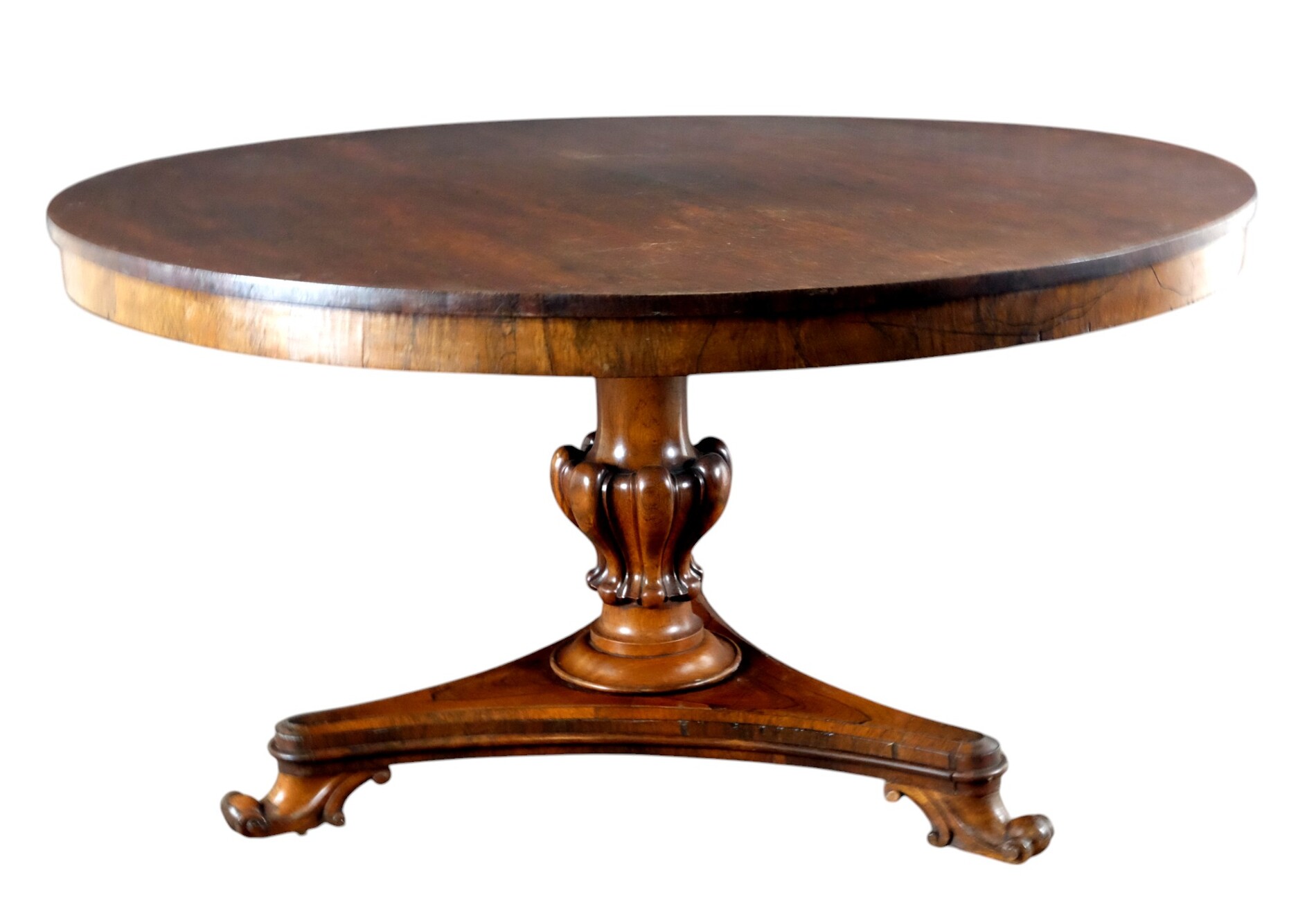 Fine crafed french round table