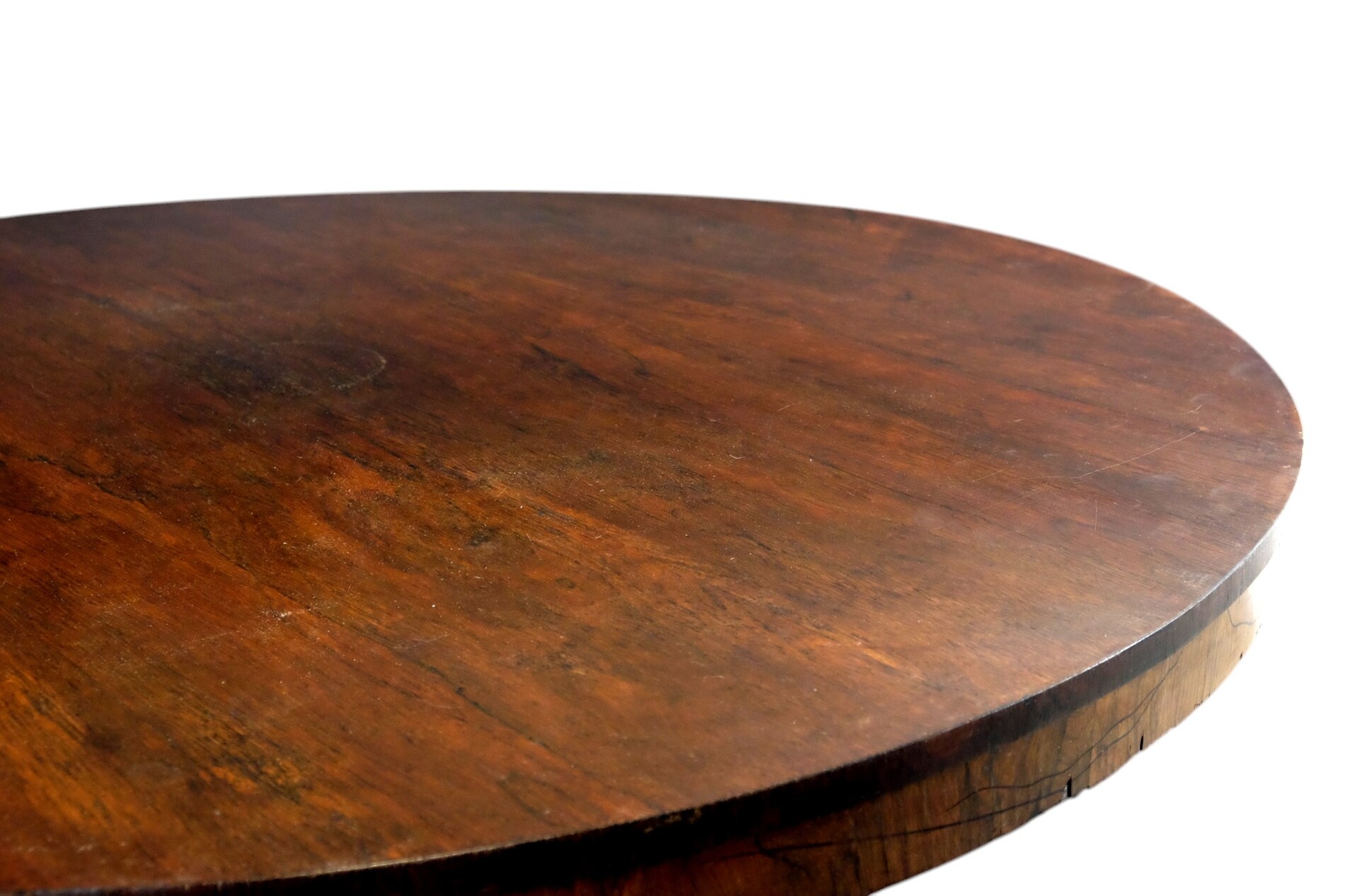 Fine crafed french round table