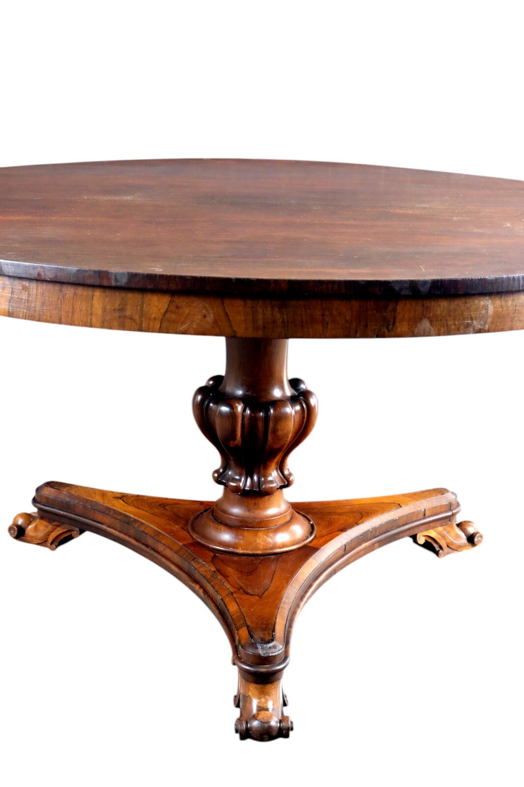 Fine crafed french round table