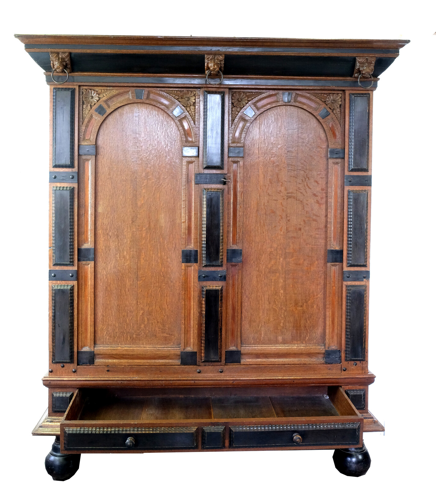 Fine Dutch 17th centyry Arched Cabinet