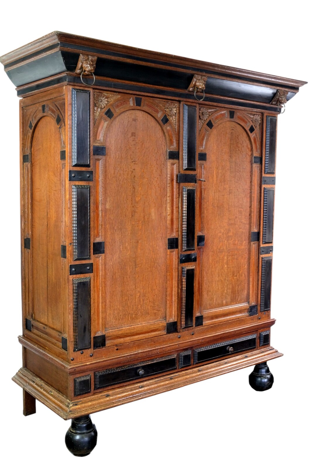 Fine Dutch 17th centyry Arched Cabinet