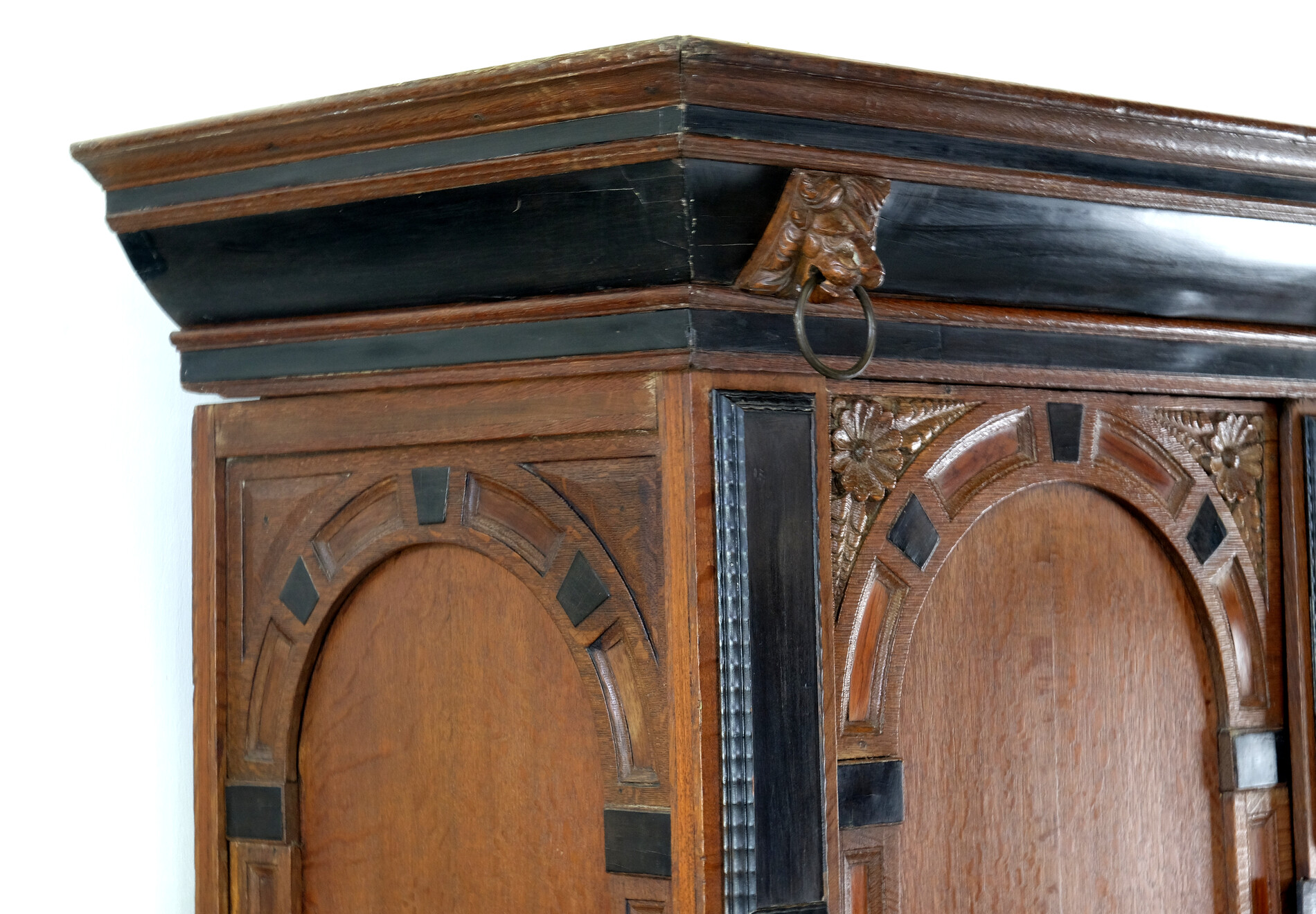 Fine Dutch 17th centyry Arched Cabinet