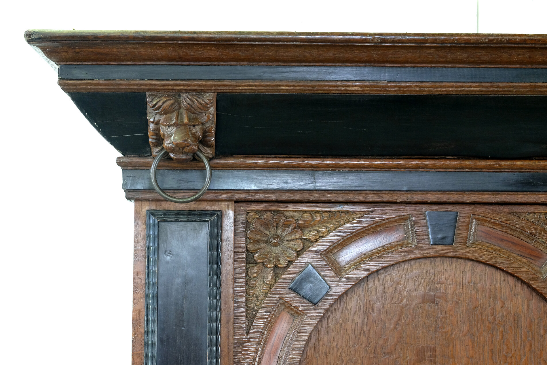 Fine Dutch 17th centyry Arched Cabinet