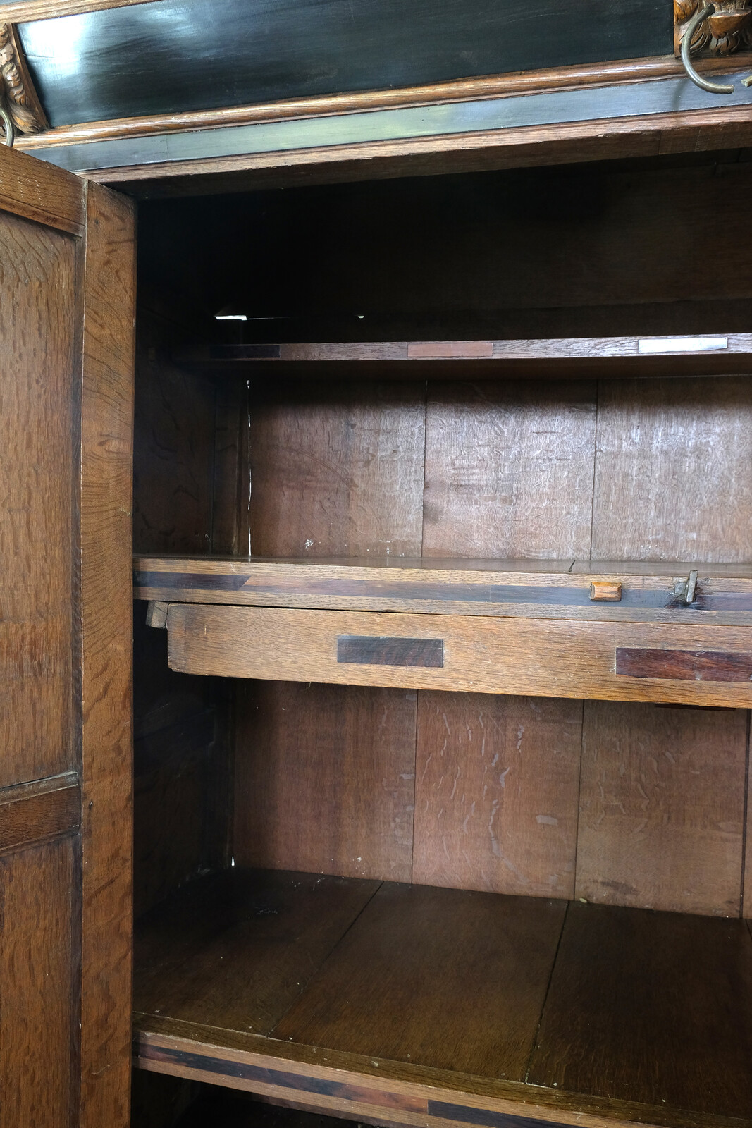 Fine Dutch 17th centyry Arched Cabinet