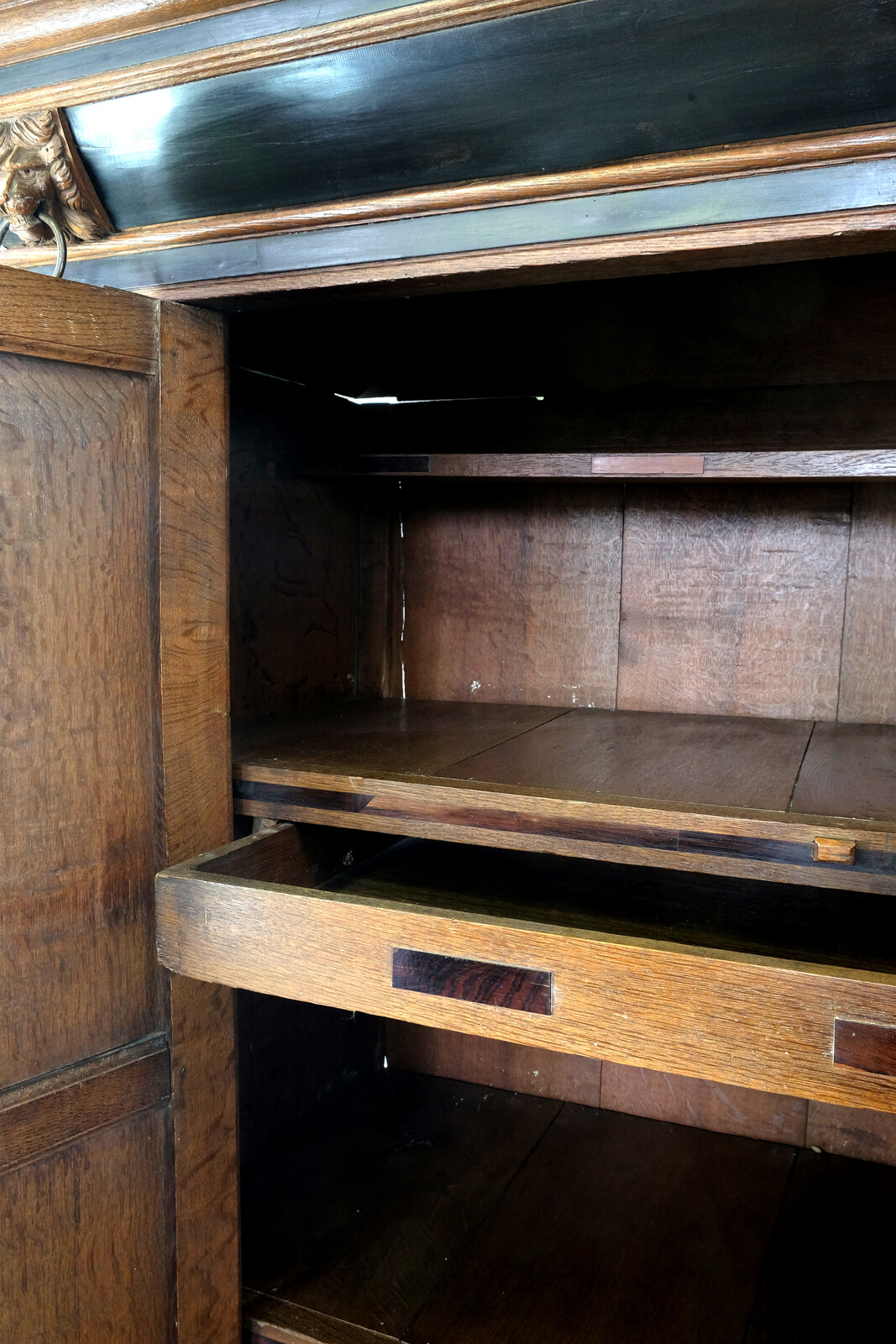 Fine Dutch 17th centyry Arched Cabinet