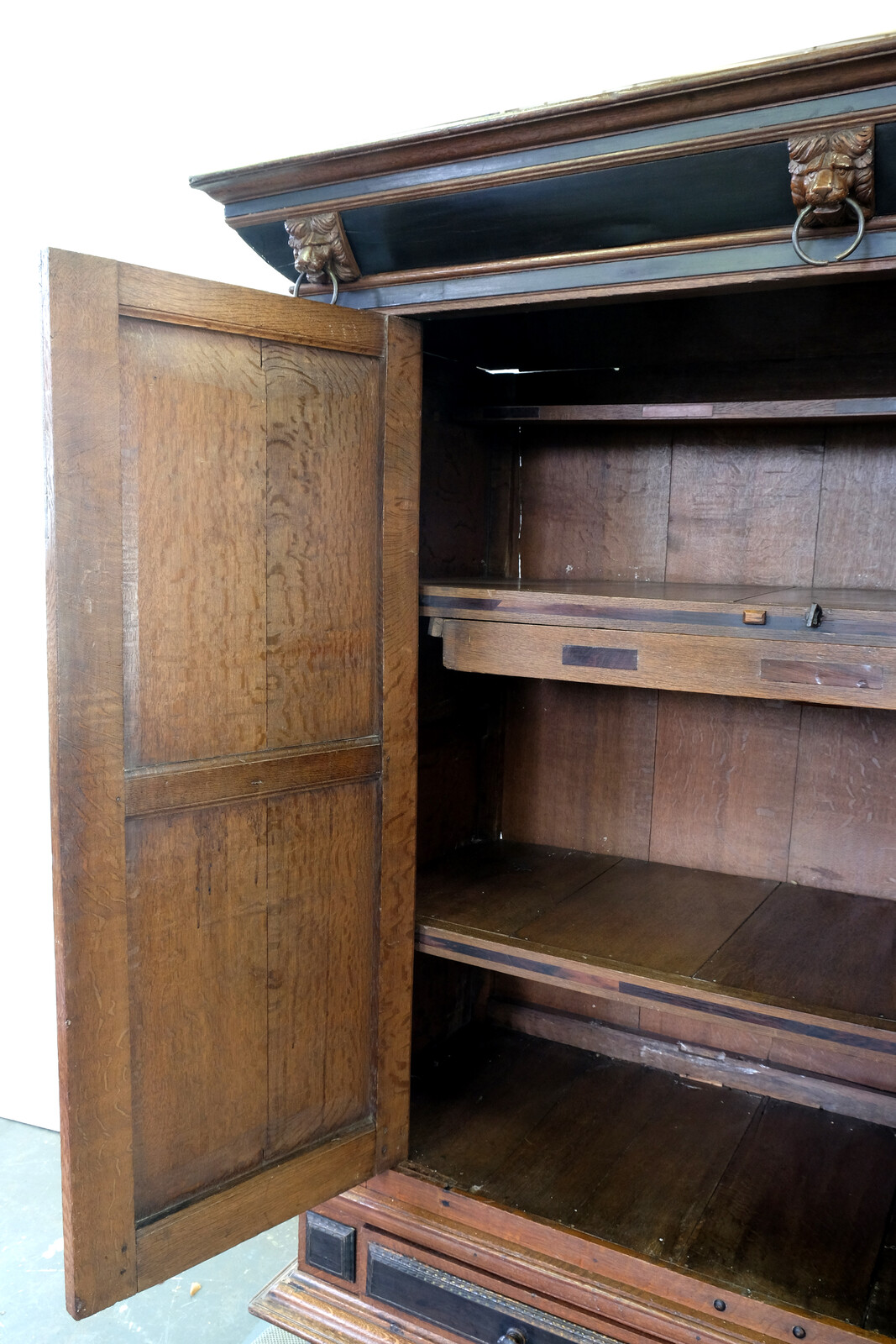 Fine Dutch 17th centyry Arched Cabinet