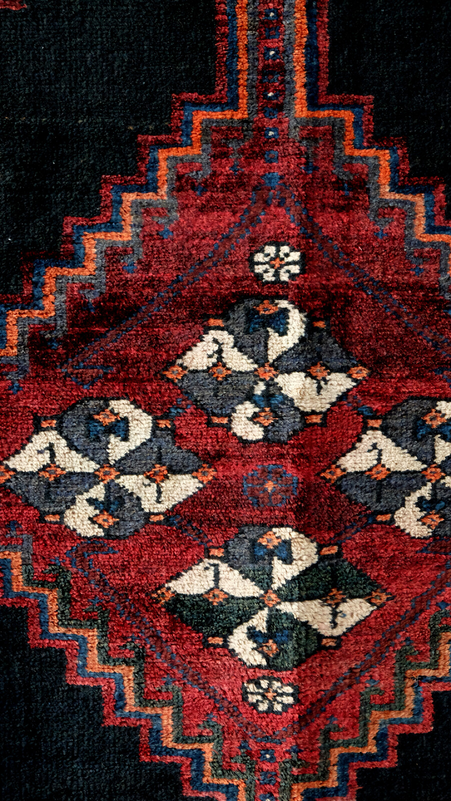 Great and authentic Koerdish Rug