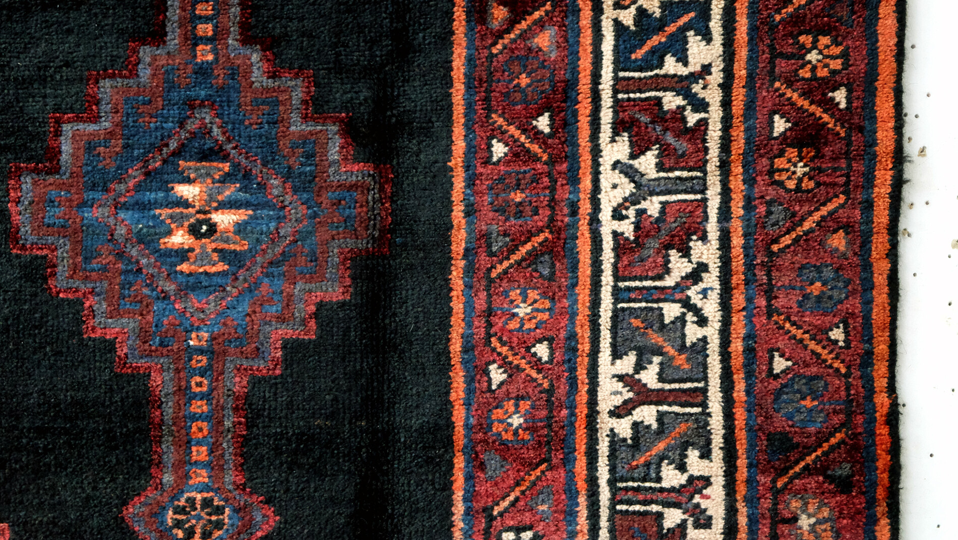 Great and authentic Koerdish Rug