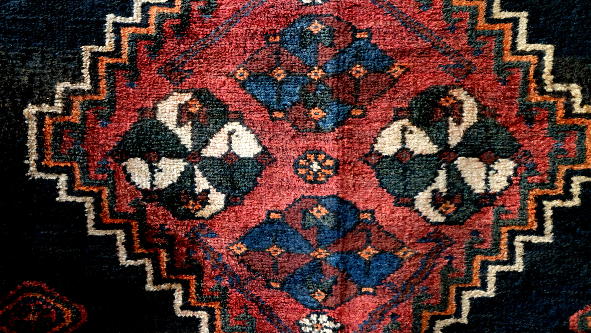 Great and authentic Koerdish Rug