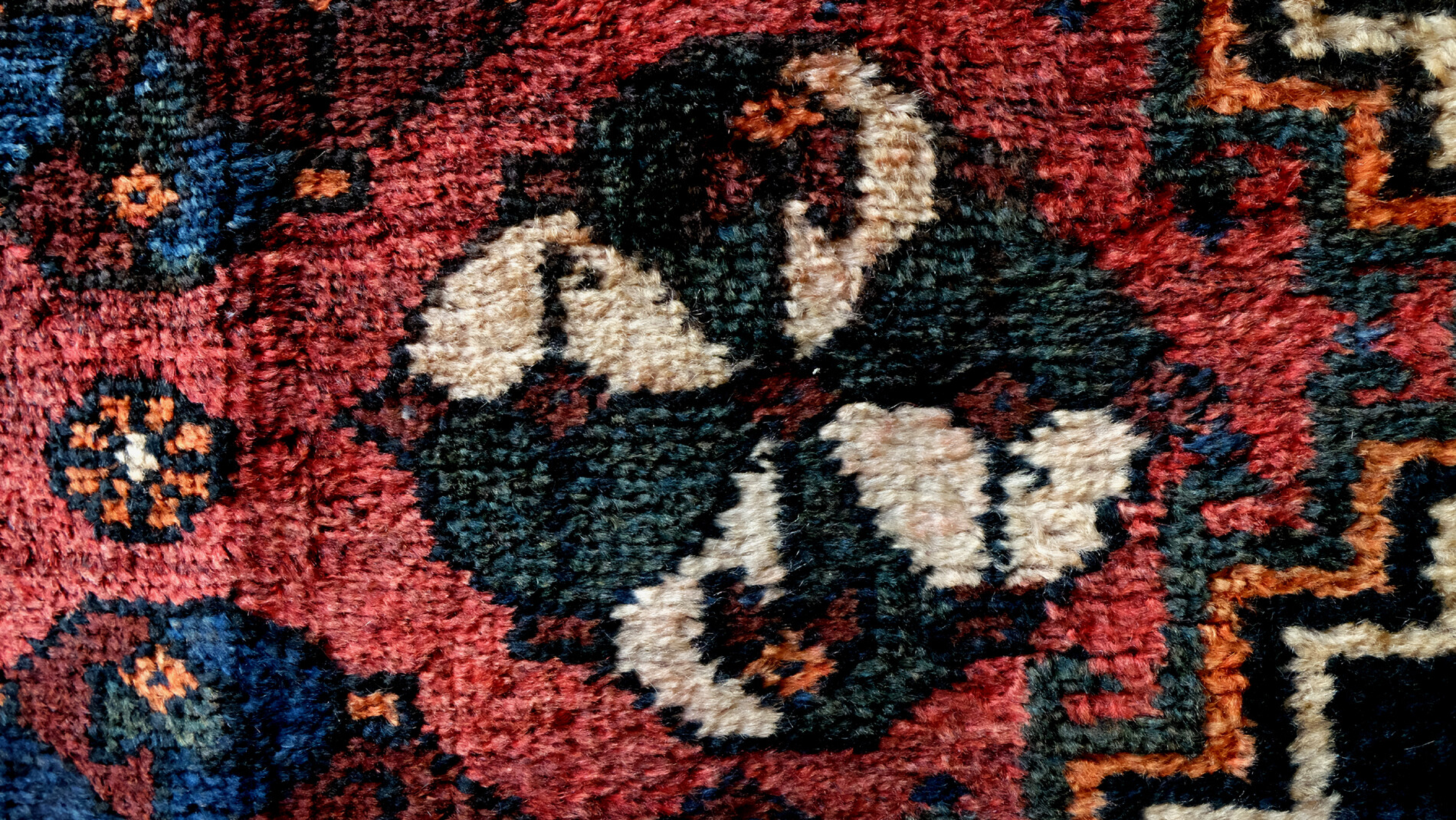 Great and authentic Koerdish Rug