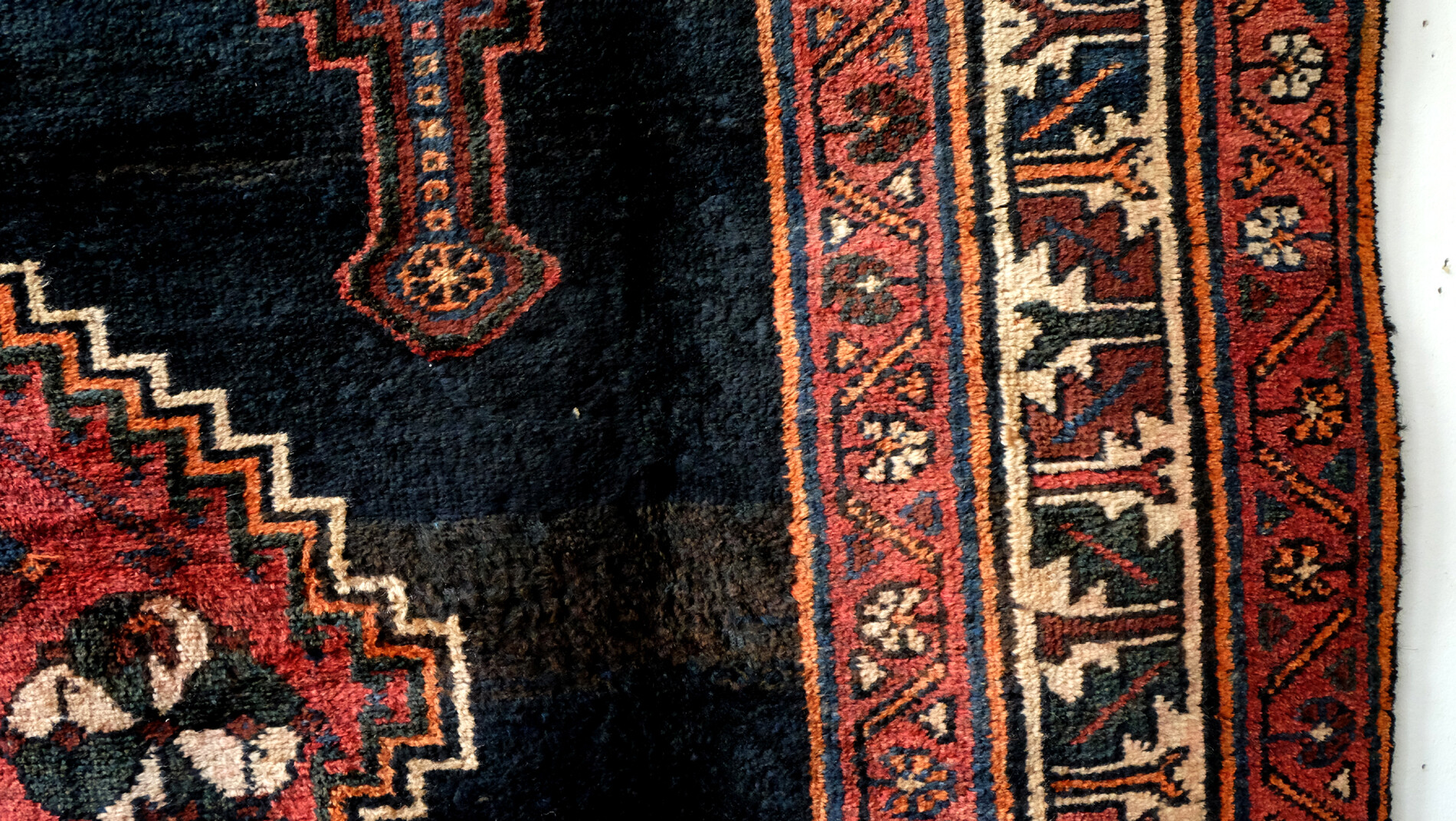 Great and authentic Koerdish Rug