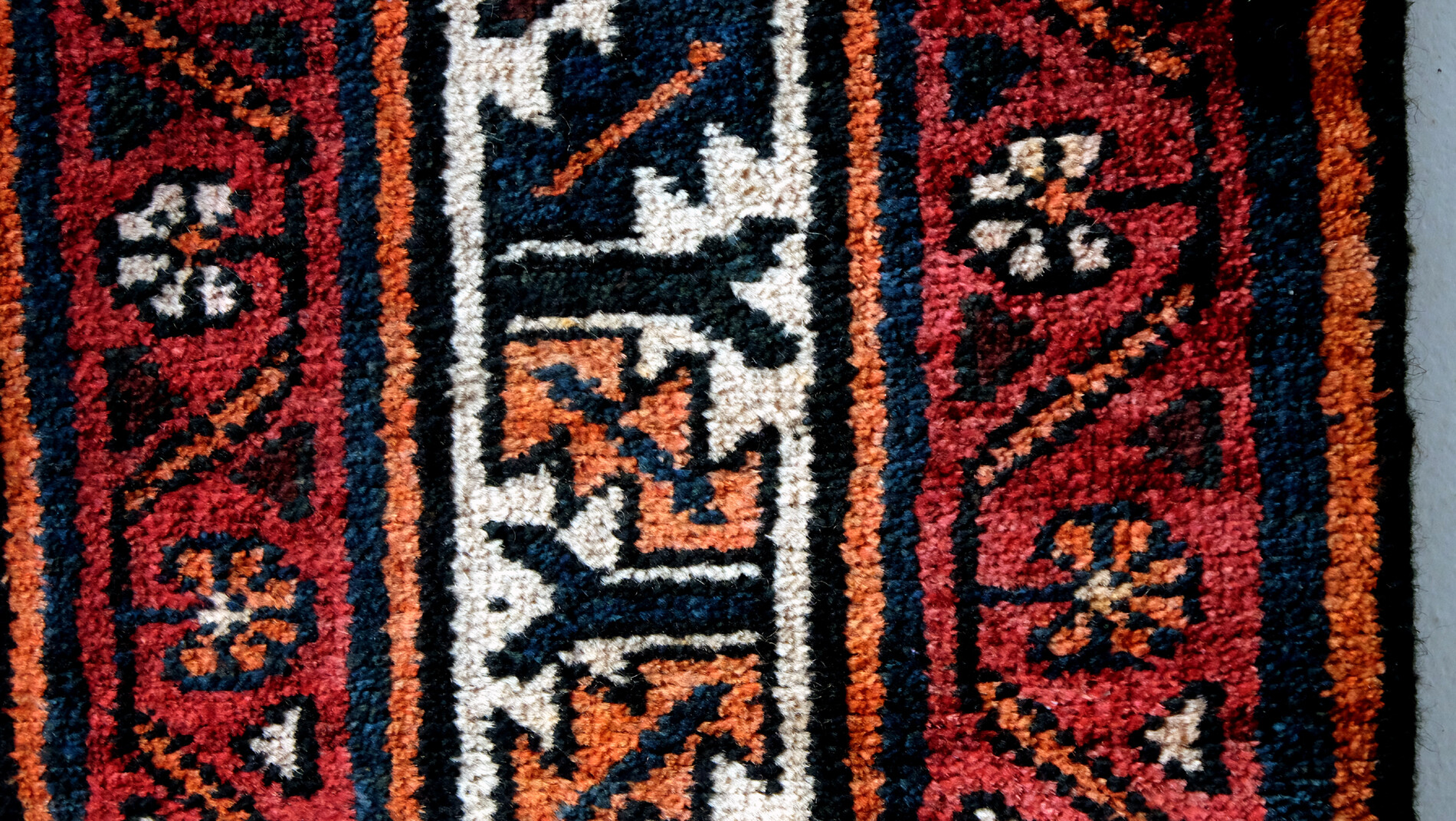 Great and authentic Koerdish Rug