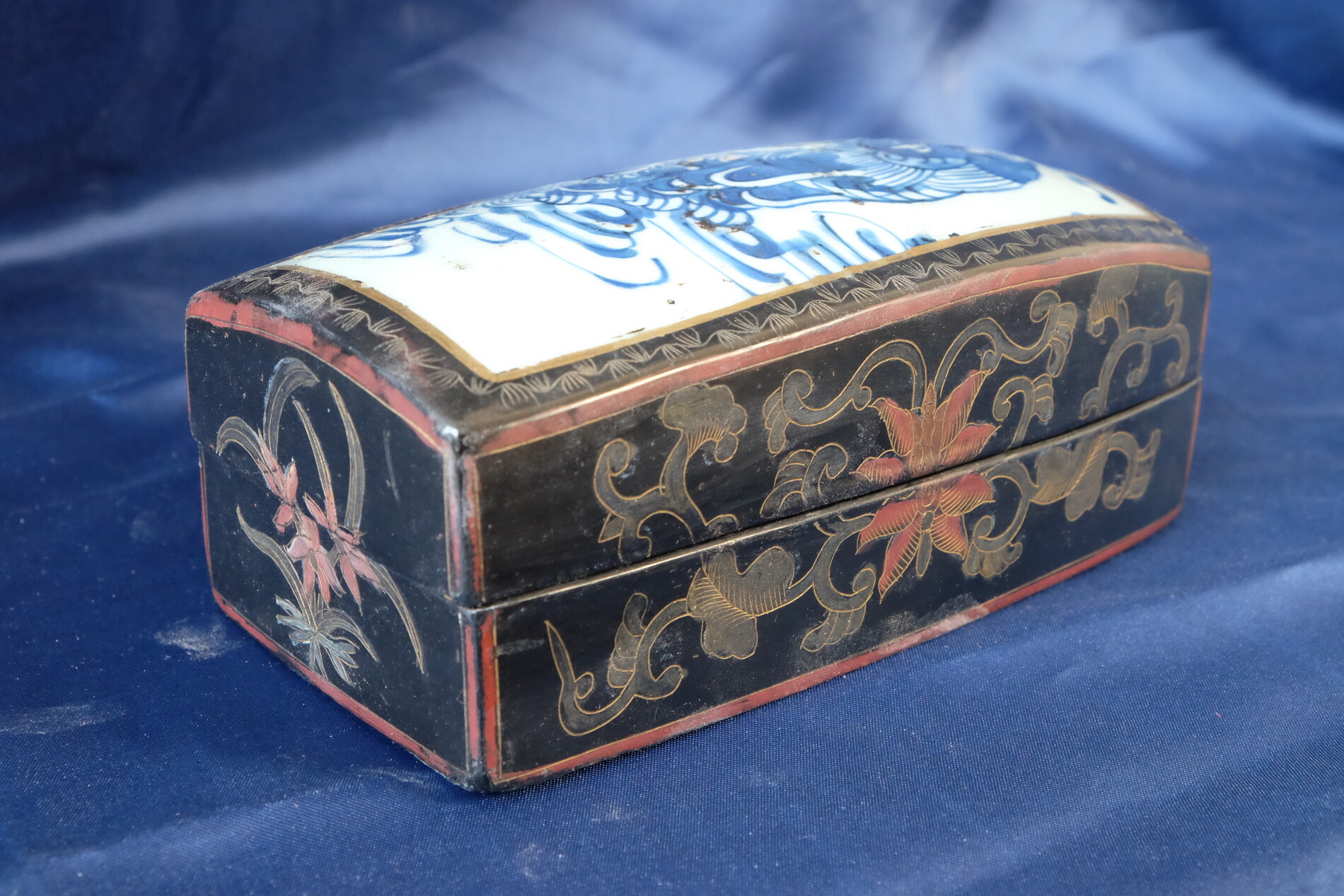 Lacquerware box