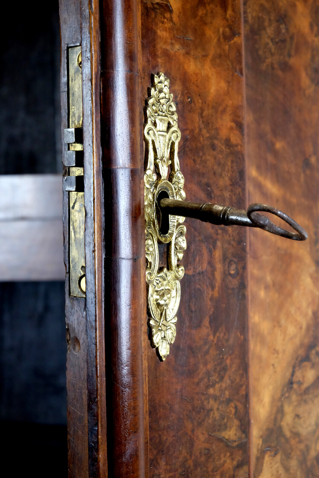 Louis XV Cabinet 1730 - 1745