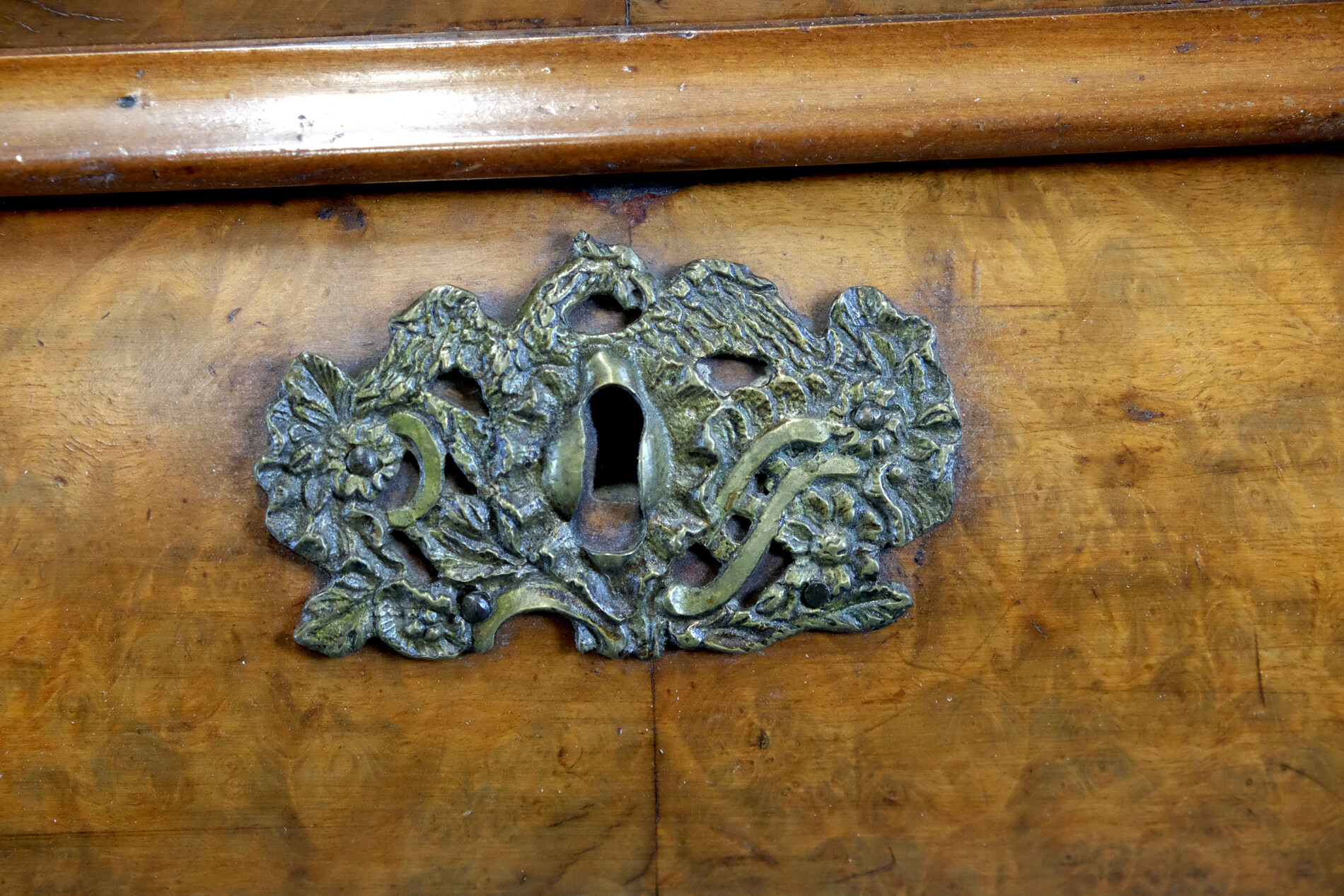 Secretary with writing flap in beautiful burr walnut.